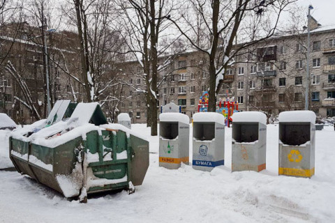 Соседям из Академгородка установили подземные контейнеры для мусора.