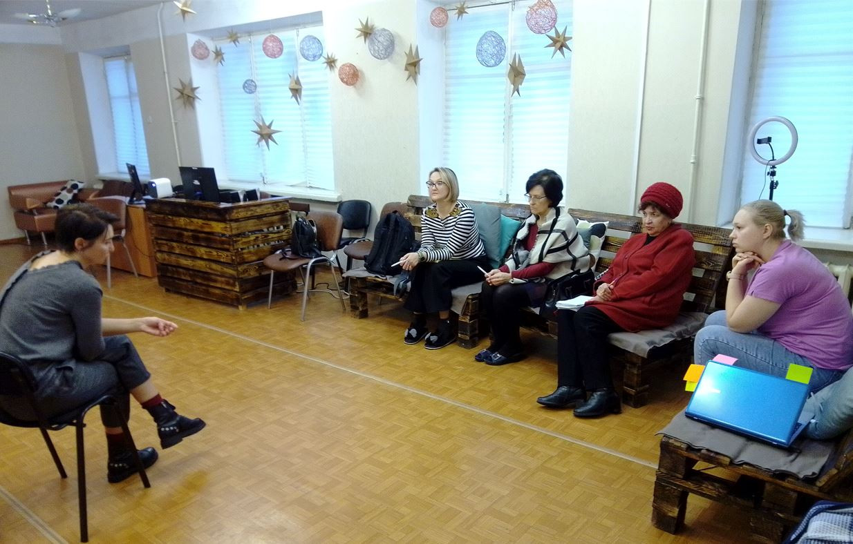 В библиотеке Первомайского района проведен мастер-класс по технологиям соседских центров